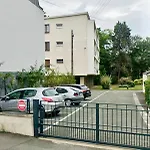 Grand T2 Industriel Lumineux & Calme - Proche Esa