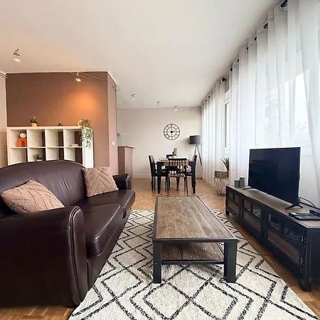Appartement Grand T2 Industriel Lumineux&calme - Proche Esa *