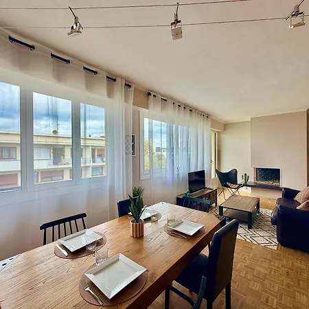 Appartement Grand T2 Industriel Lumineux&calme - Proche Esa *